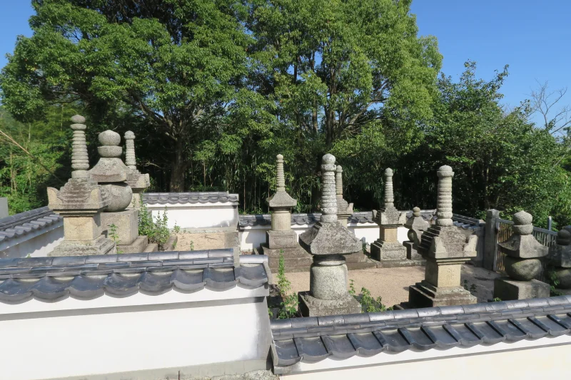 乗禅寺石塔群